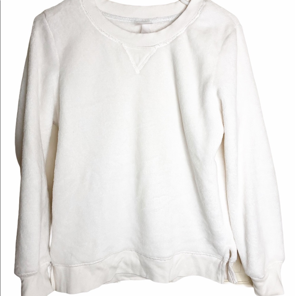 Fuzzy white sweatshirt
